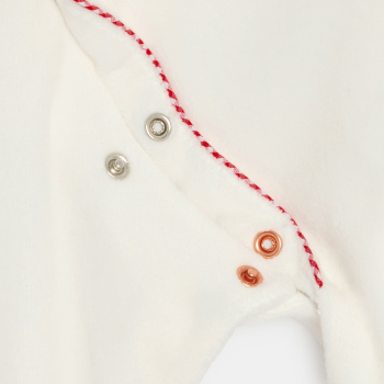 بدلة نوم مخملية، باللون الأبيض وعليها طبعة احتفالات، للأطفال الصغار من الجنسين