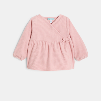 طقم مخملي باللون الوردي.للفتيات الصغيرات