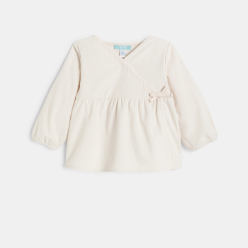 طقم مخملي باللون البيج.للفتيات الصغيرات