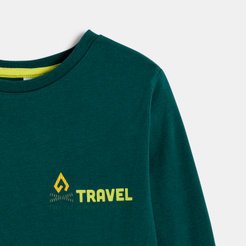 تي شيرت باللون الأخضر...