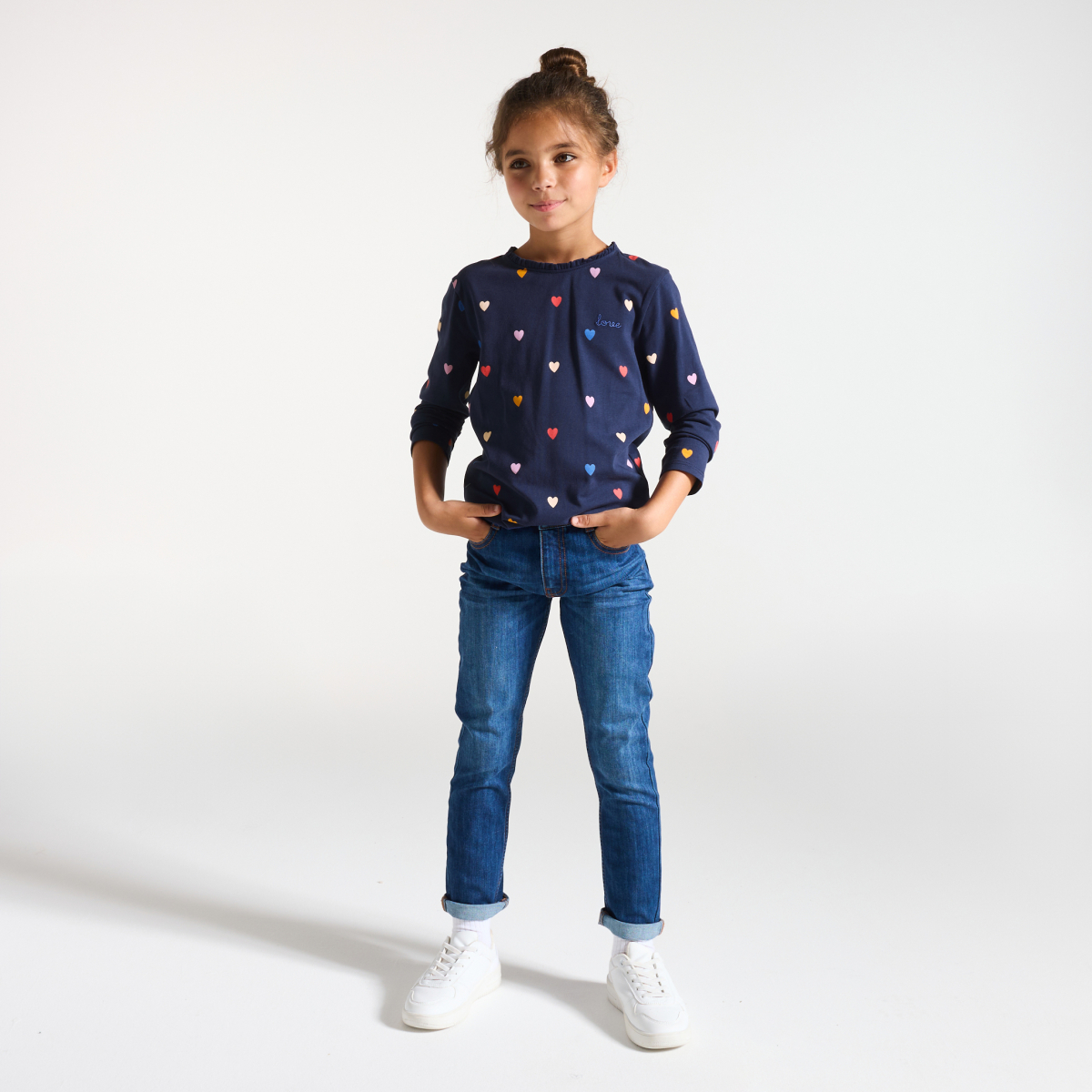 T-shirt fille bleu motifs colorés T-shirt fille bleu motifs colorés