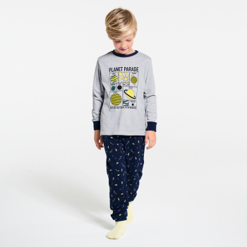 بيجاما باللون الرمادي للصبيان.