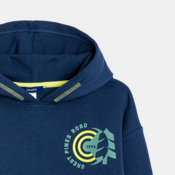 سويت شيرت بغطاء للرأس، باللون الأزرق للفتيان.