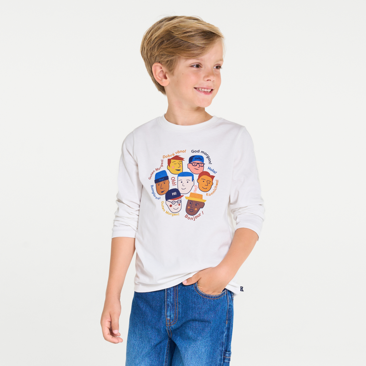 تي شيرت باللون الأبيض للصبيان تي شيرت باللون الأبيض للصبيان