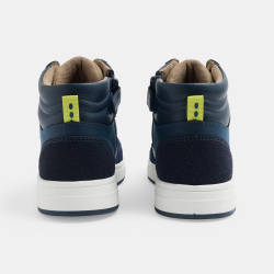 Baskets bleues montantes...