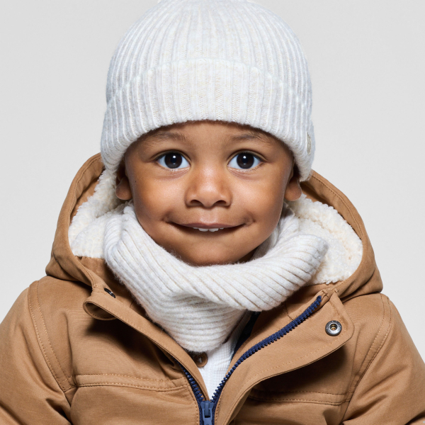 Bonnet en maille tricot côtelée beige bébé Bonnet en maille tricot côtelée beige bébé