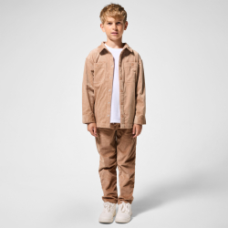 تي شيرت أبيض أساسي بأكمام قصيرة للأولاد