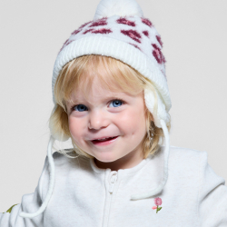 قبعة بيروفية محبوكة برسوم...