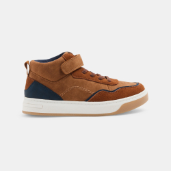 حذاء رياضي باللون البني، عالي الرقبة وبشريط سكرتش، للفتيان