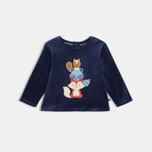 بيجاما مخملية باللون الأزرق، مُزيَّنة برسمة حيوانات، للفتيان الرُضع. بيجاما مخملية باللون الأزرق، مُزيَّنة برسمة حيوانات، للفتيان الرُضع.