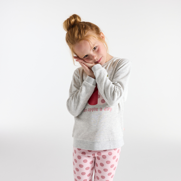 بيجامة من قطعتين من الميلتون، رمادية اللون، للفتيات ومطبوع عليها رسالة بيجامة من قطعتين من الميلتون، رمادية اللون، للفتيات ومطبوع عليها رسالة