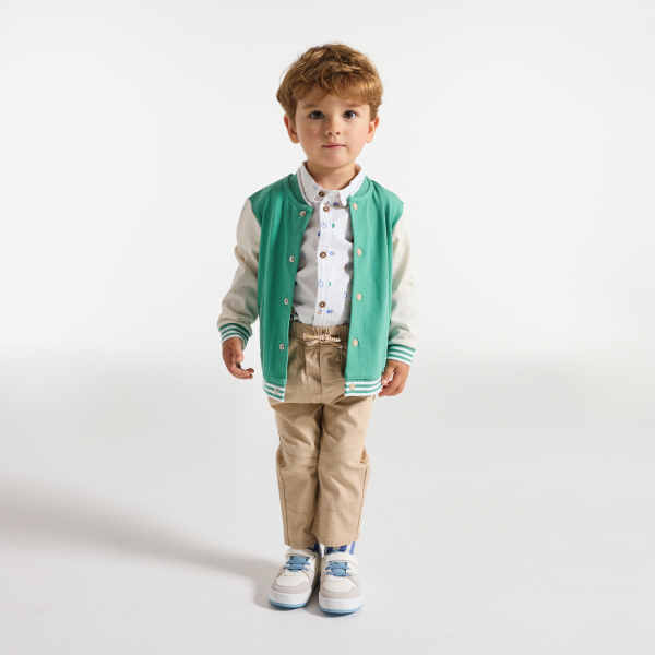 جاكيت تيدي مرسوم عليها فواكه خضراء اللون، للصبي الصغير جاكيت تيدي مرسوم عليها فواكه خضراء اللون، للصبي الصغير