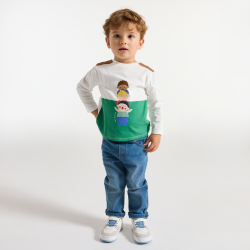 تيشيرت أخضر بأكمام طويلة للصبي الصغير