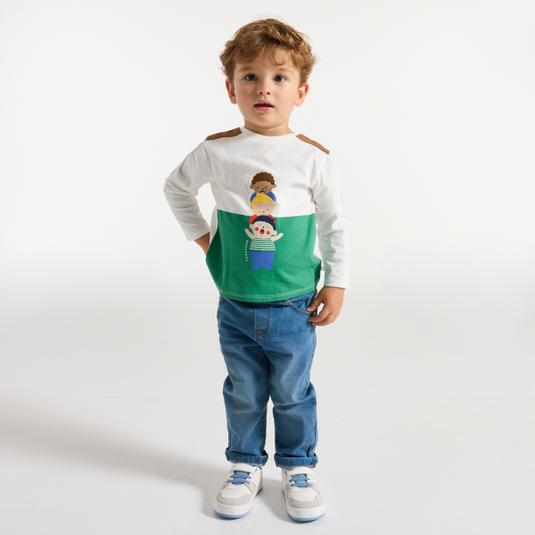 تيشيرت أخضر بأكمام طويلة للصبي الصغير تيشيرت أخضر بأكمام طويلة للصبي الصغير