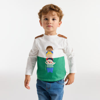 تيشيرت أخضر بأكمام طويلة للصبي الصغير