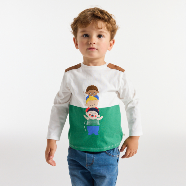 تيشيرت أخضر بأكمام طويلة للصبي الصغير تيشيرت أخضر بأكمام طويلة للصبي الصغير