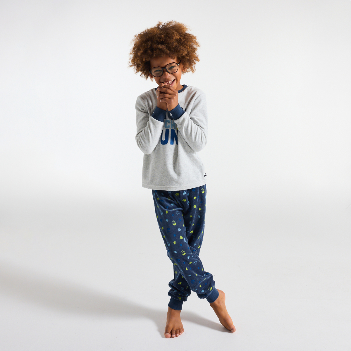 بيجاما من قطعتين للفتيات، من المخمل الرمادي وتحمل رسالة مطبوعة بيجاما من قطعتين للفتيات، من المخمل الرمادي وتحمل رسالة مطبوعة