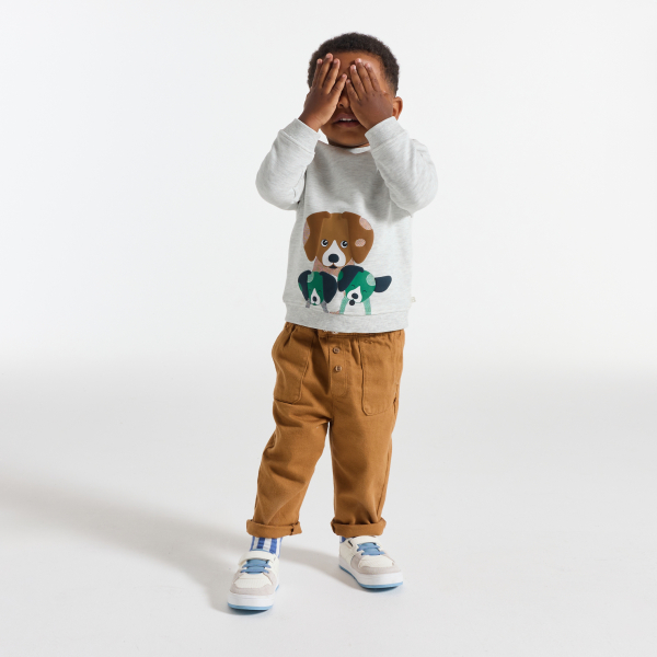 سويت شيرت ميلتون رمادي اللون مرسوم عليه كلب، للصبي الصغير سويت شيرت ميلتون رمادي اللون مرسوم عليه كلب، للصبي الصغير