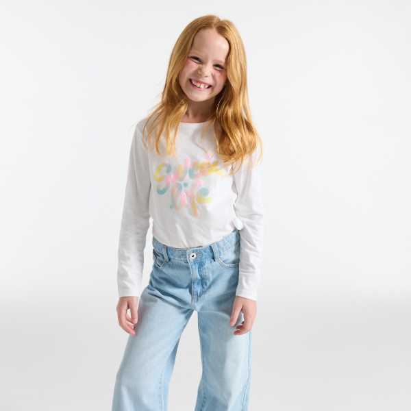 تيشيرت أبيض بأكمام طويلة عليه رسالة للفتيات تيشيرت أبيض بأكمام طويلة عليه رسالة للفتيات